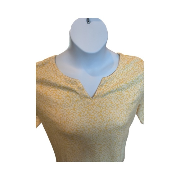 Croft & Barrow Light Yellow Floral Short Sleeve Top - Picture 2 of 7